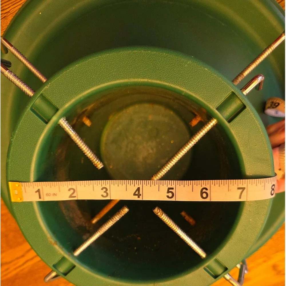Green Plastic Christmas Tree Stand for Live‎ Trees 18 Inch Wide Base 4 Bolts